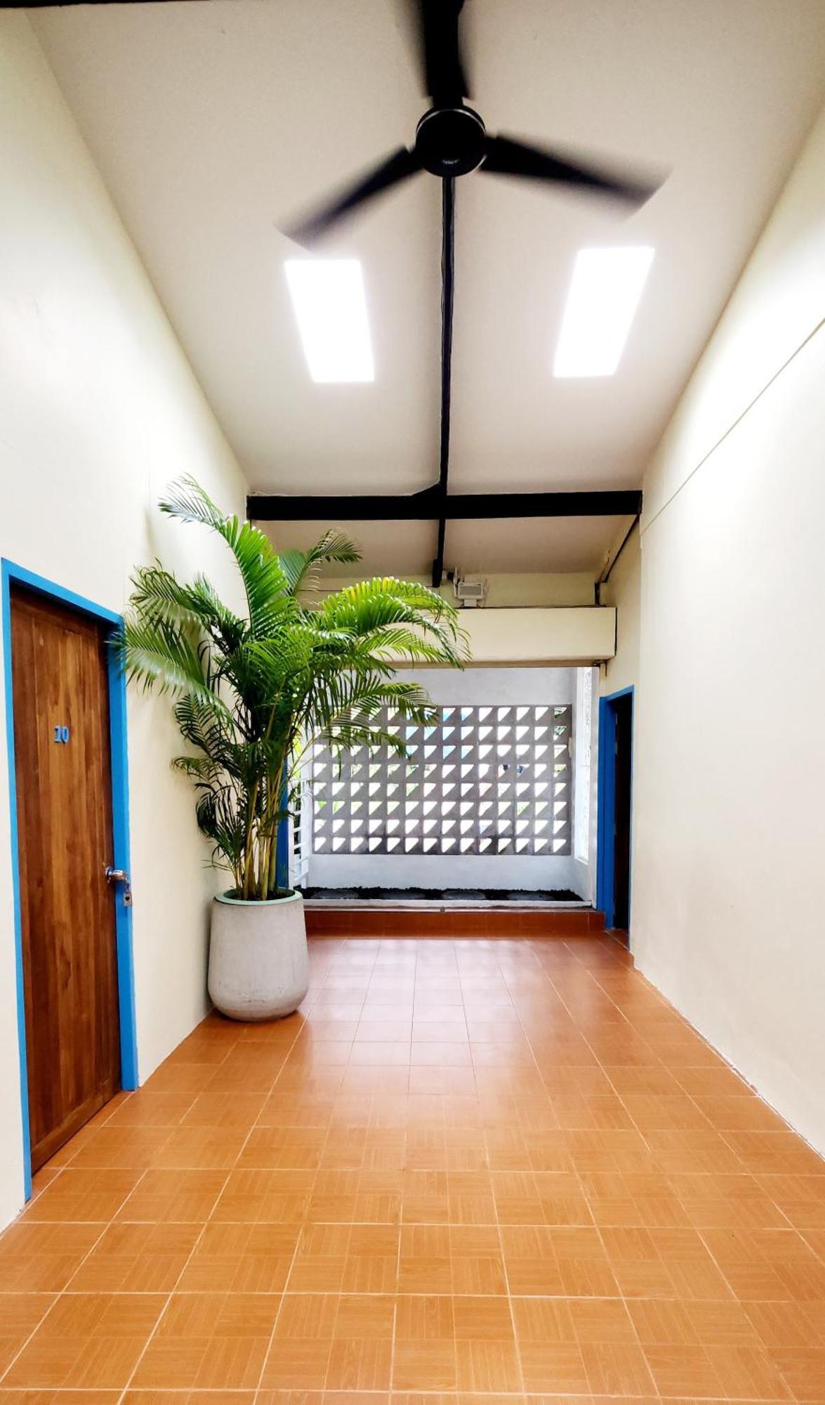 Baan Hinlad Home And Hostel (Adults Only) Lipa Noi Exterior photo